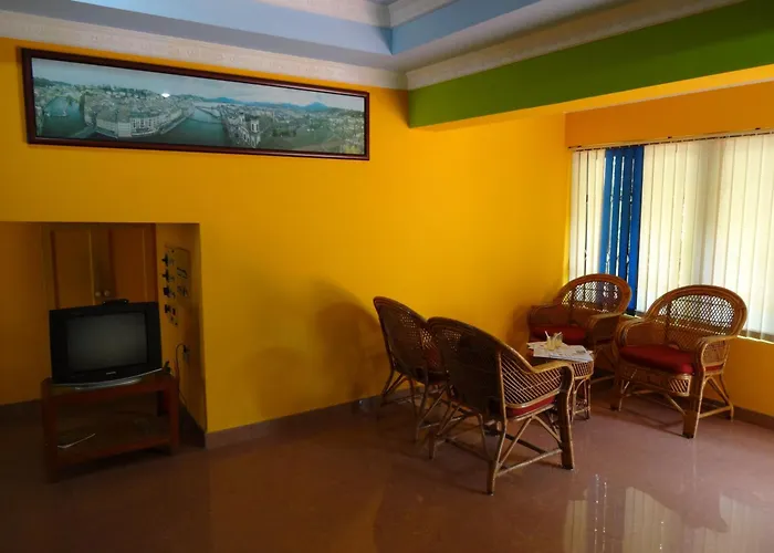 Hotel Thushara